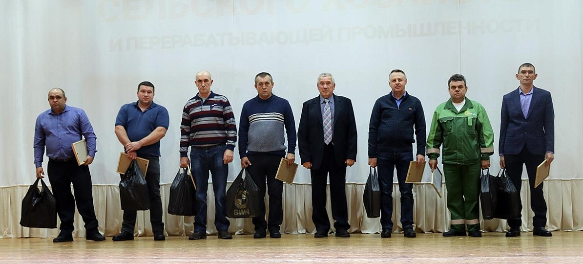 Торжественное чествование сельхозработников Богучарского района